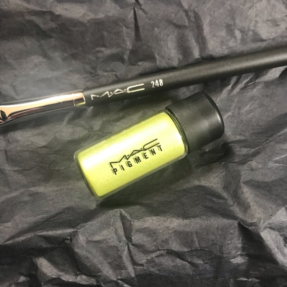 New MAC Very Valuable Loose Pigment Lime Green - Picture 4 of 6